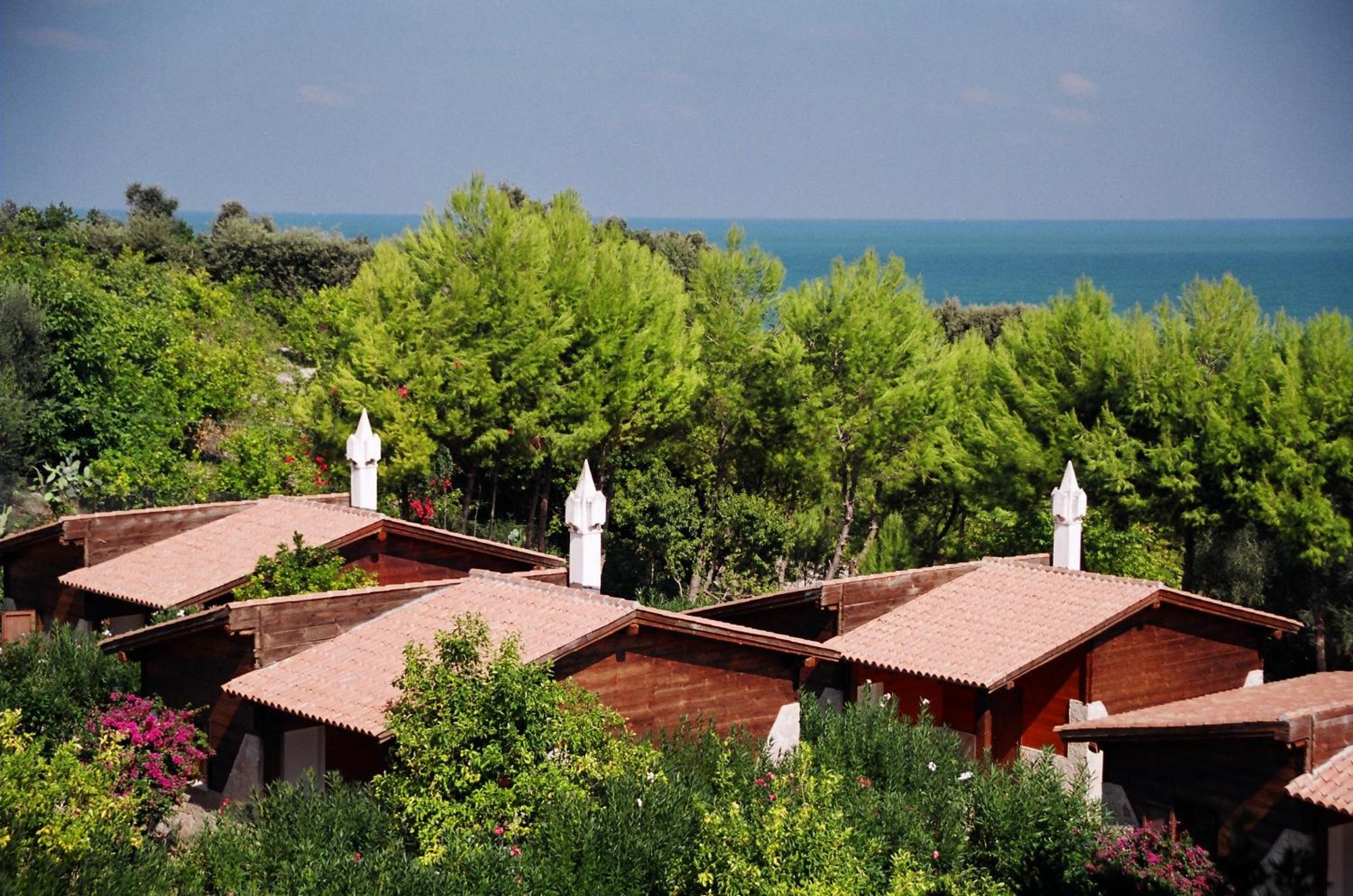 Tenuta Molino Di Mare- Ecoresort Con Villini Rodi Garganico Exteriör bild