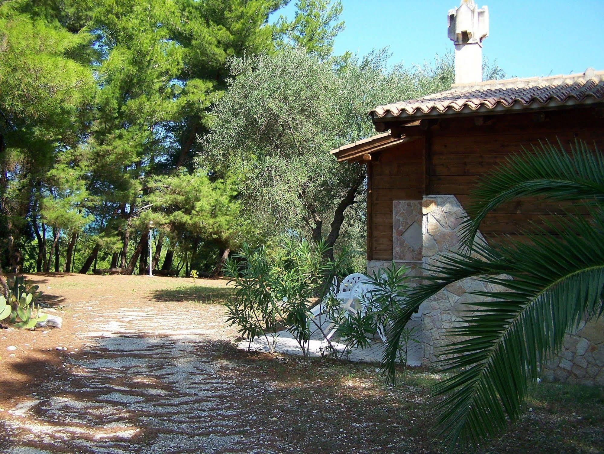 Tenuta Molino Di Mare- Ecoresort Con Villini Rodi Garganico Exteriör bild